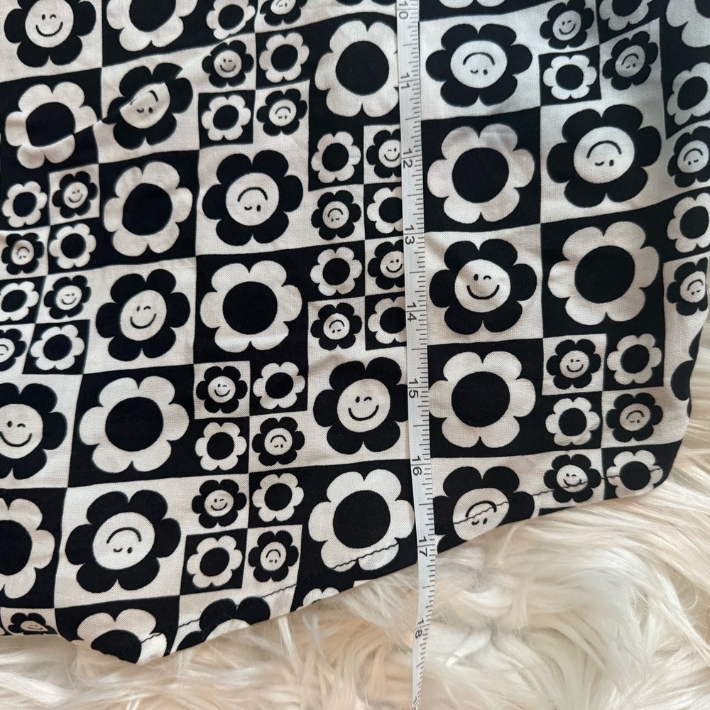Art Class Smiley Daisy Tank Top Girls XL 18/20 Black White Cami NWT - Picture 8 of 8